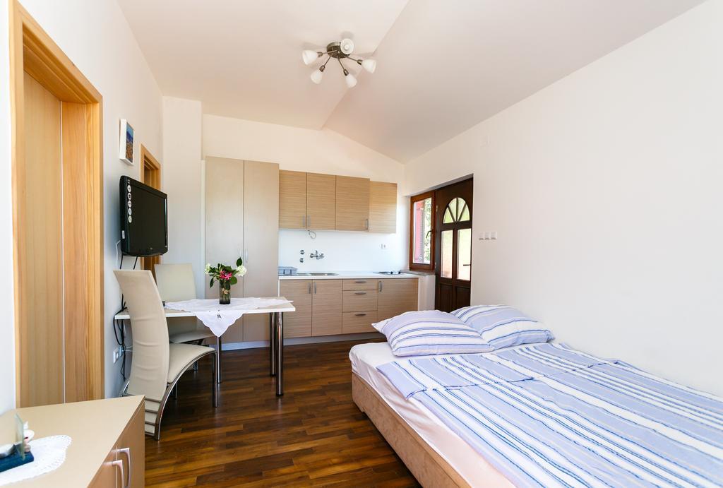 Apartments Josip Pinezici  Room photo